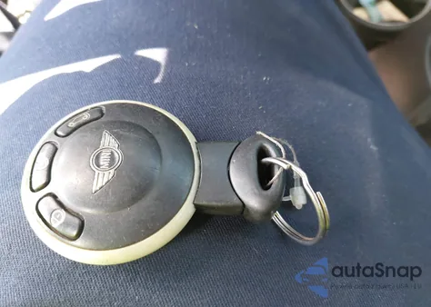 2009 Mini Cooper S S from USA, damaged, VIN WMWMF73569TW85338